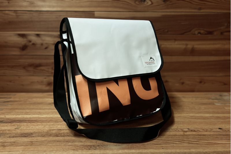 Große Tasche “ING”