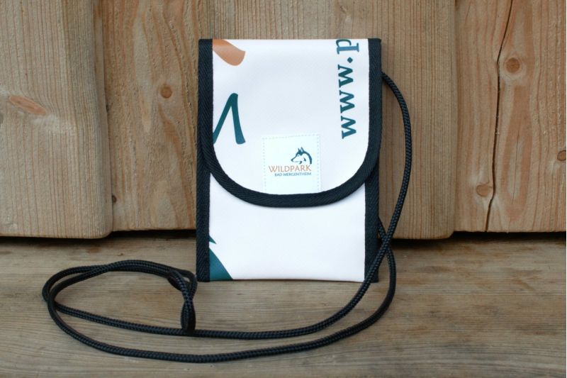 Kleine Tasche (Brustbeutel) “www.”